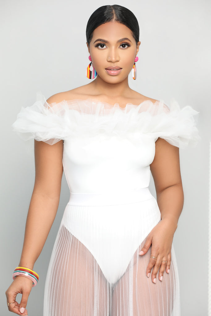 TULLE RUFFLE OFF SHOULDER BODYSUIT (WHITE)
