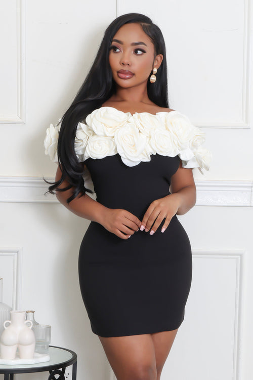 CHIC BABE TUBE ROSE DETAILING DRESS (BLACK/WHITE)