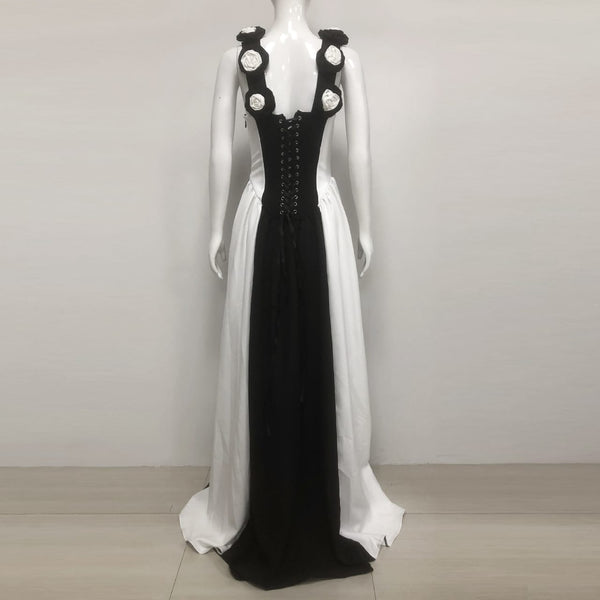REINE V-NECK 3D FLOWERS BANDAGE CORSET MAXI DRESS (BLACK/WHITE)