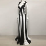REINE V-NECK 3D FLOWERS BANDAGE CORSET MAXI DRESS (BLACK/WHITE)