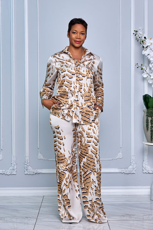 CHIC AND RELAXED TWO-PIECE SATIN SET