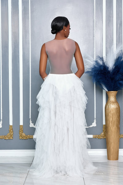 LACE DETAILED BODICE RUFFLE TIERED GOWN (WHITE)