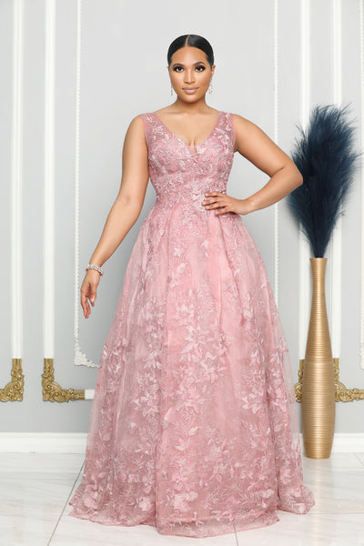 EMBROIDERED FLORAL LACE GOWN (BLUSH)